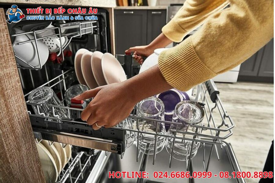 Nên gọi kỹ thuật sửa chữa máy rửa bát Bosch khi lỗi nặng